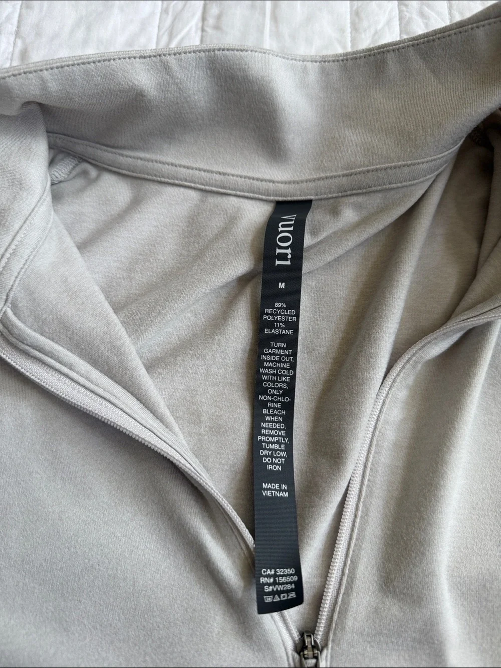 Woman Vuori Halo Essential Half-Zip in Soft Heather Gray M - Picture 4 of 5